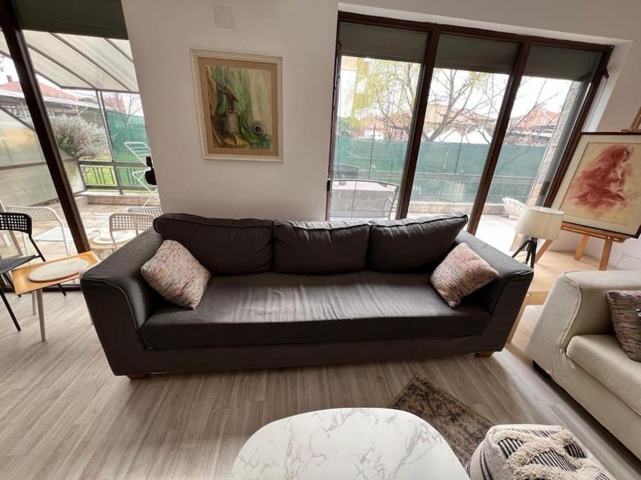 Kazanlak Large Guest House Apartment Near The Center With Full Kitchen & Dining Room, King Beds, Garden Patio, Free Parking & Self Check-In Exterior foto