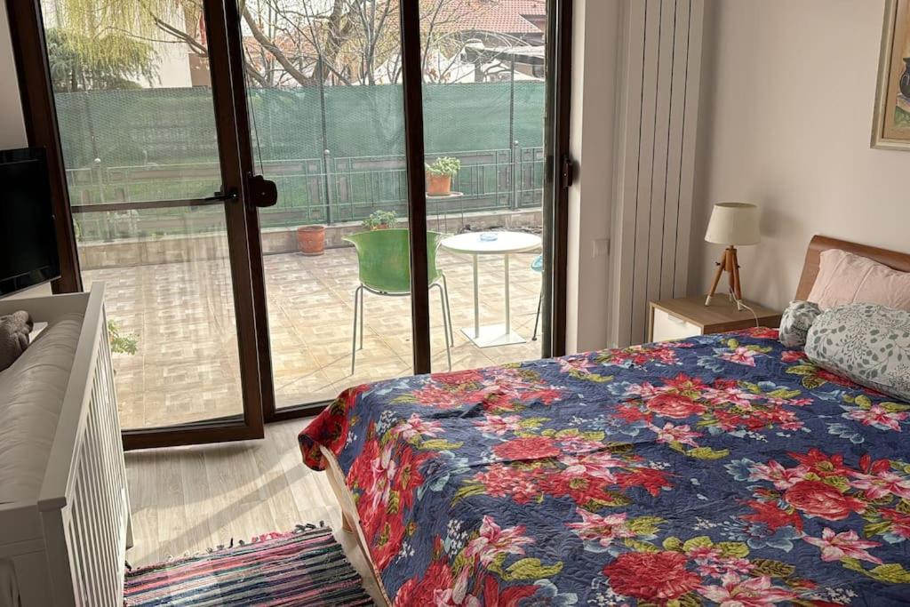 Kazanlak Large Guest House Apartment Near The Center With Full Kitchen & Dining Room, King Beds, Garden Patio, Free Parking & Self Check-In Exterior foto